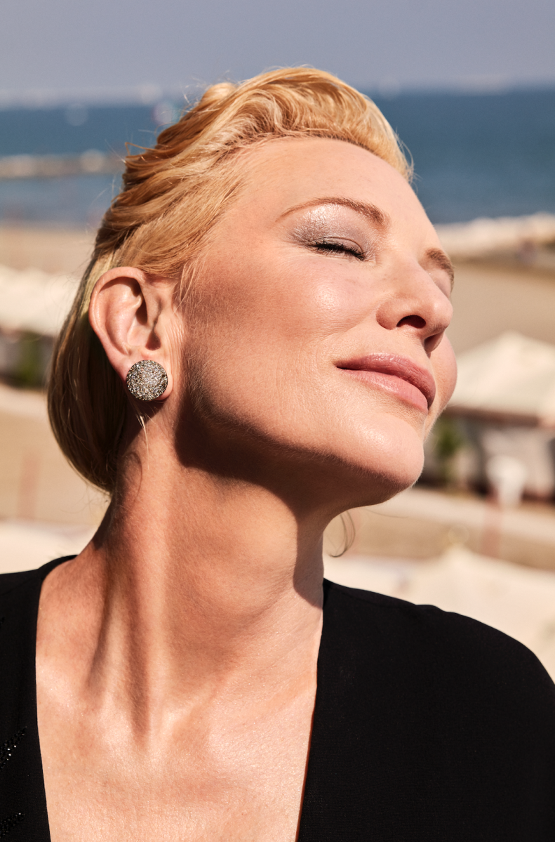 "This is another shot of Cate Blanchett at the 2020 Venice Film Festival. There is no special lighting going on here. It’s nothing but the sun. She’s literally looking up and I’m probably on my tiptoes asking her to move her head so the sun lands perfectly on her face."<br>