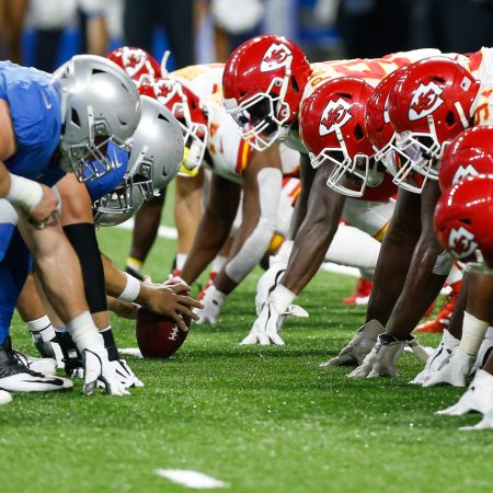 The Kansas City Chiefs line up against the Detroit Lions.