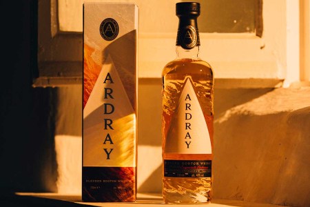 The bottle and box for Ardray