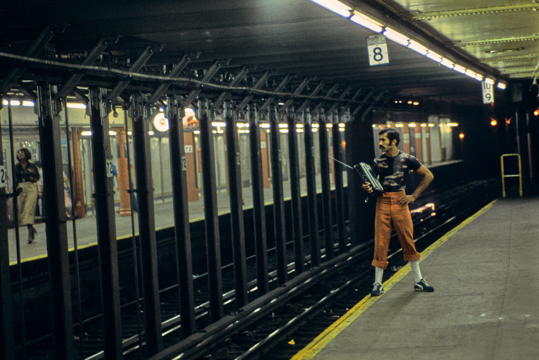 Ghettoblaster Man Waiting, 72nd St. Station West Side IRT Line, Subway New York, Unguided Tour Hell on Wheels, NY, 1977-1985,