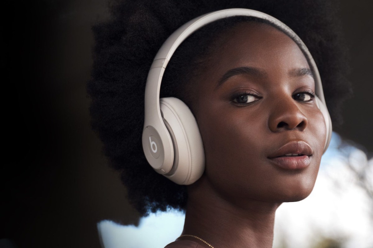 Beats Studio Pro Wireless Noise Cancelling Over-the-Ear Headphones￼