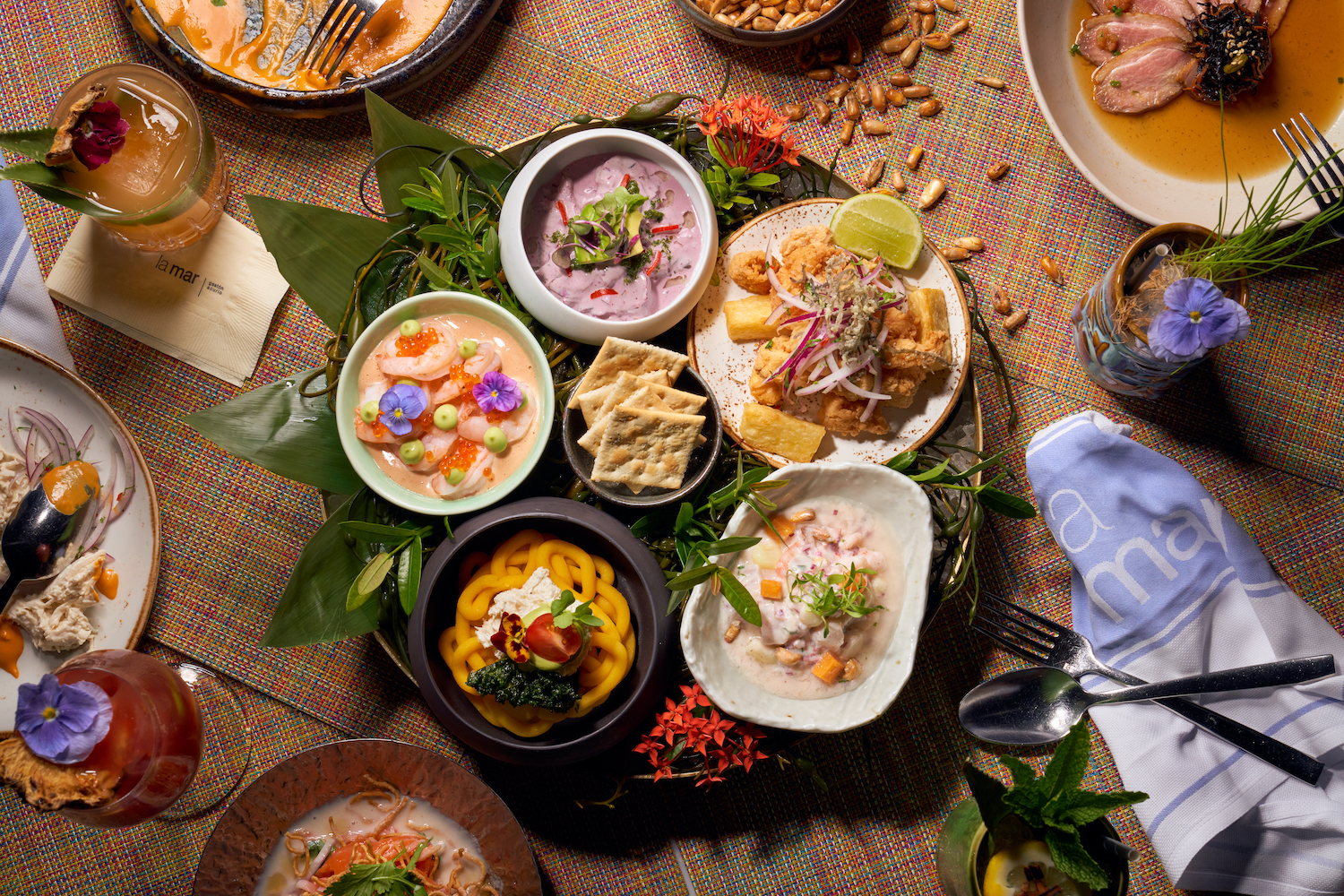 Arrangement of small plates from La Mar