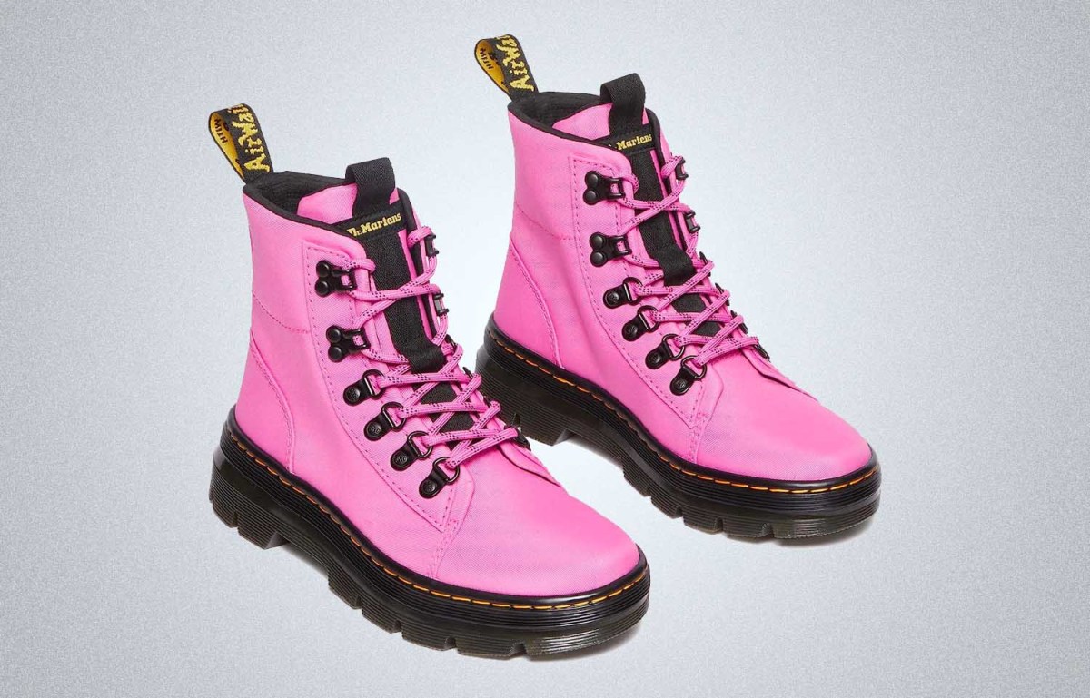 Dr. Martens Combs W in Thrift Pink