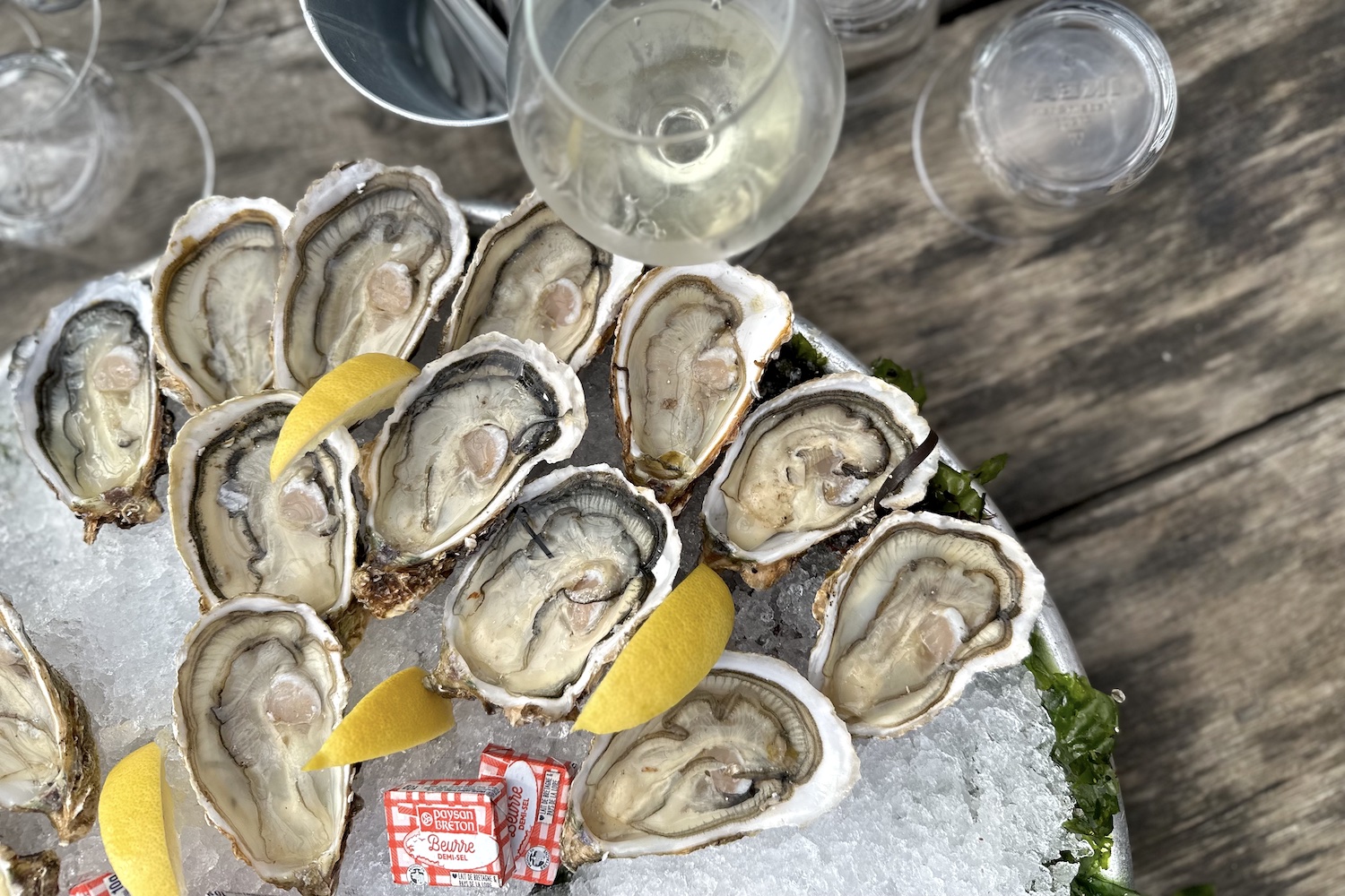 Oysters and picpoul at Atelier & Co. in france