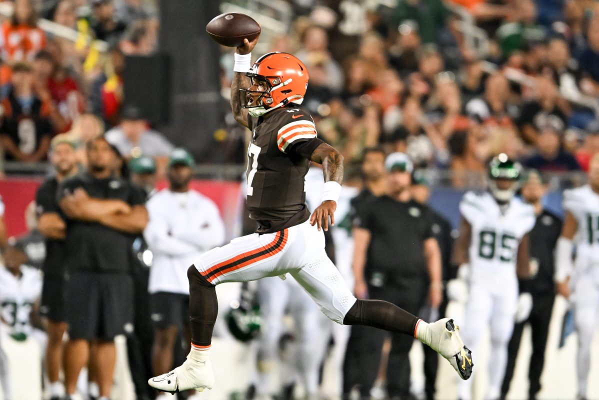 Dorian Thompson-Robinson of the Browns looks to pass.
