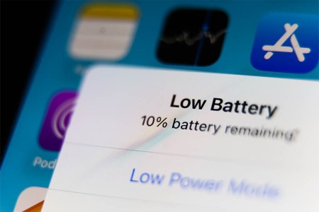 Why Your iPhone May Never Get a Replaceable Battery