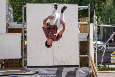 How to Pepper Your Daily Routine With “Movement Snacks”