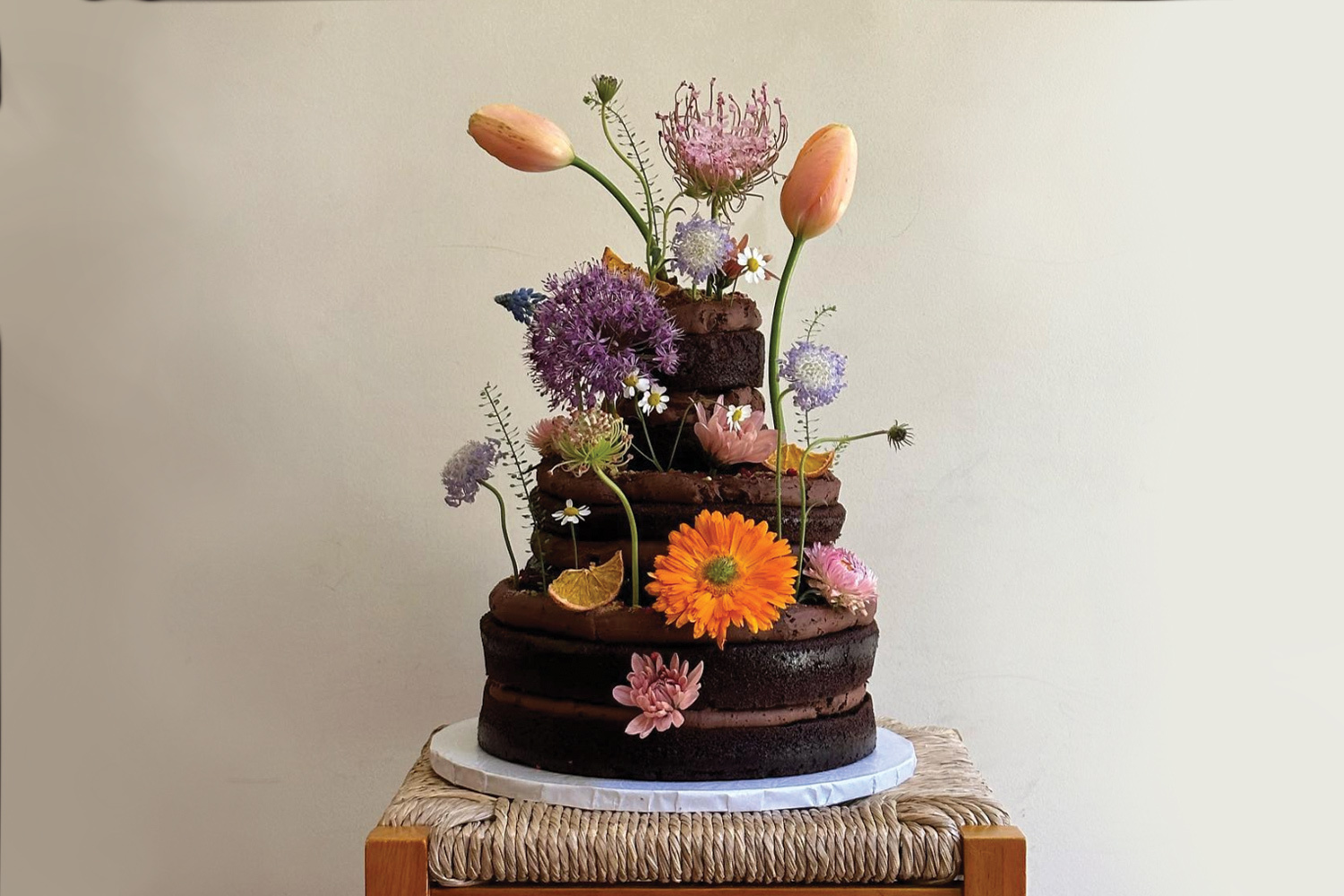 Full-size cakes are available for pre-order and will be decorated with seasonal flowers. 
