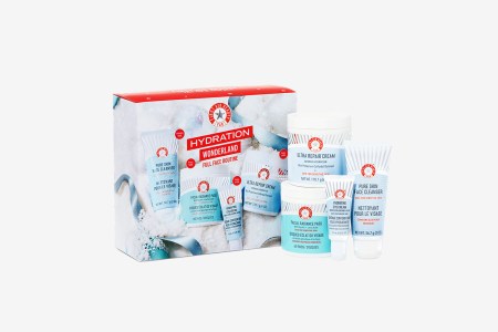 First Aid Beauty Hydration Wonderland Kit