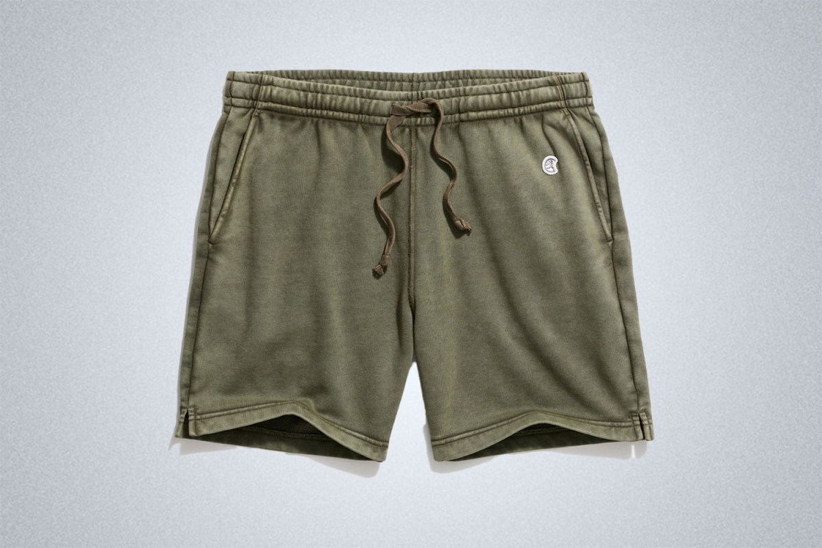 Todd Snyder + Champion Sun-Faded 7″ Warm Up Short