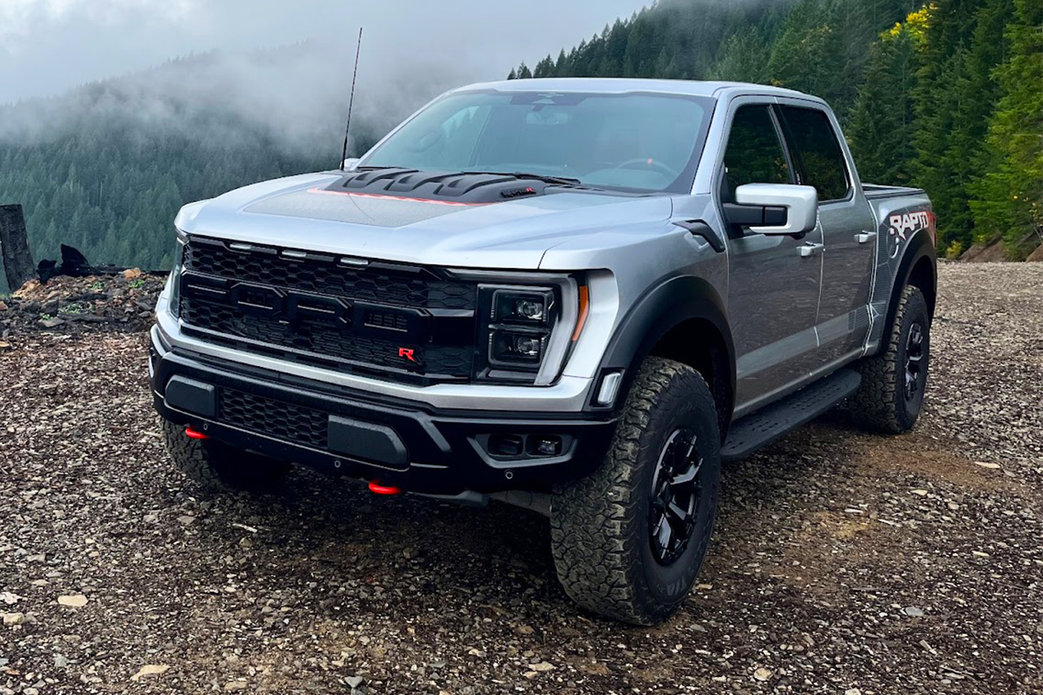 Review: Off-Road Test of Ford's 700-Horsepower F-150 Raptor R - InsideHook