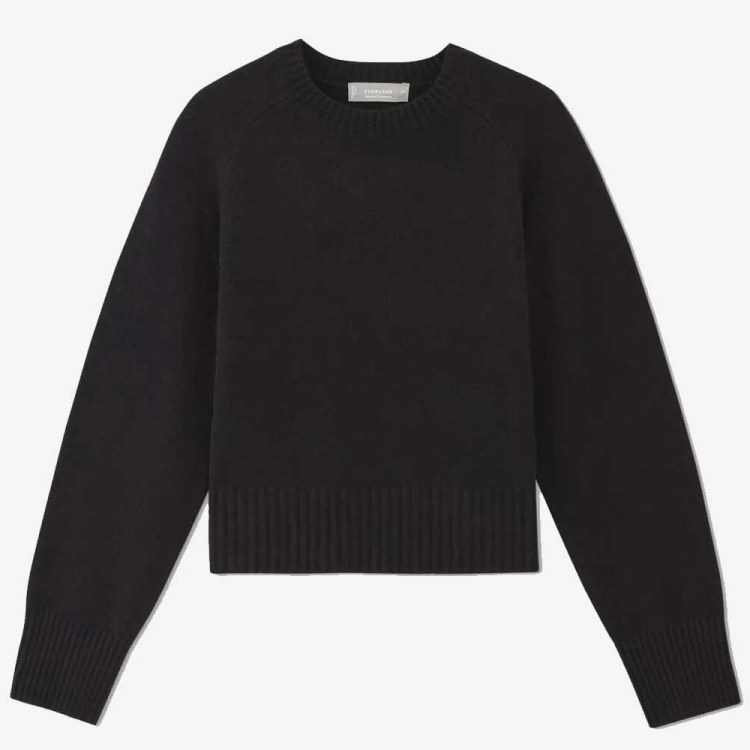 Everlane’s Cashmere Boxy Crew Sweater Makes for a Great Gift
