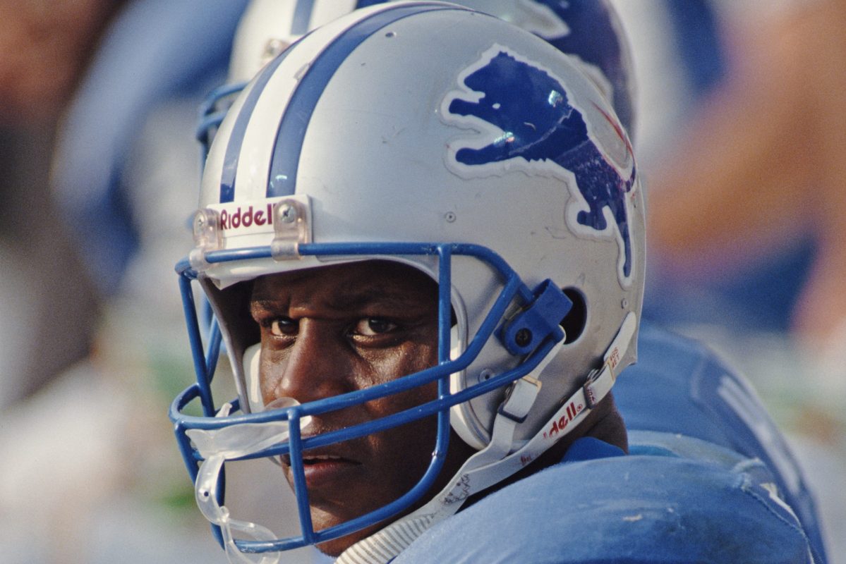 Barry Sanders runs the ball for the Lions in 1991.