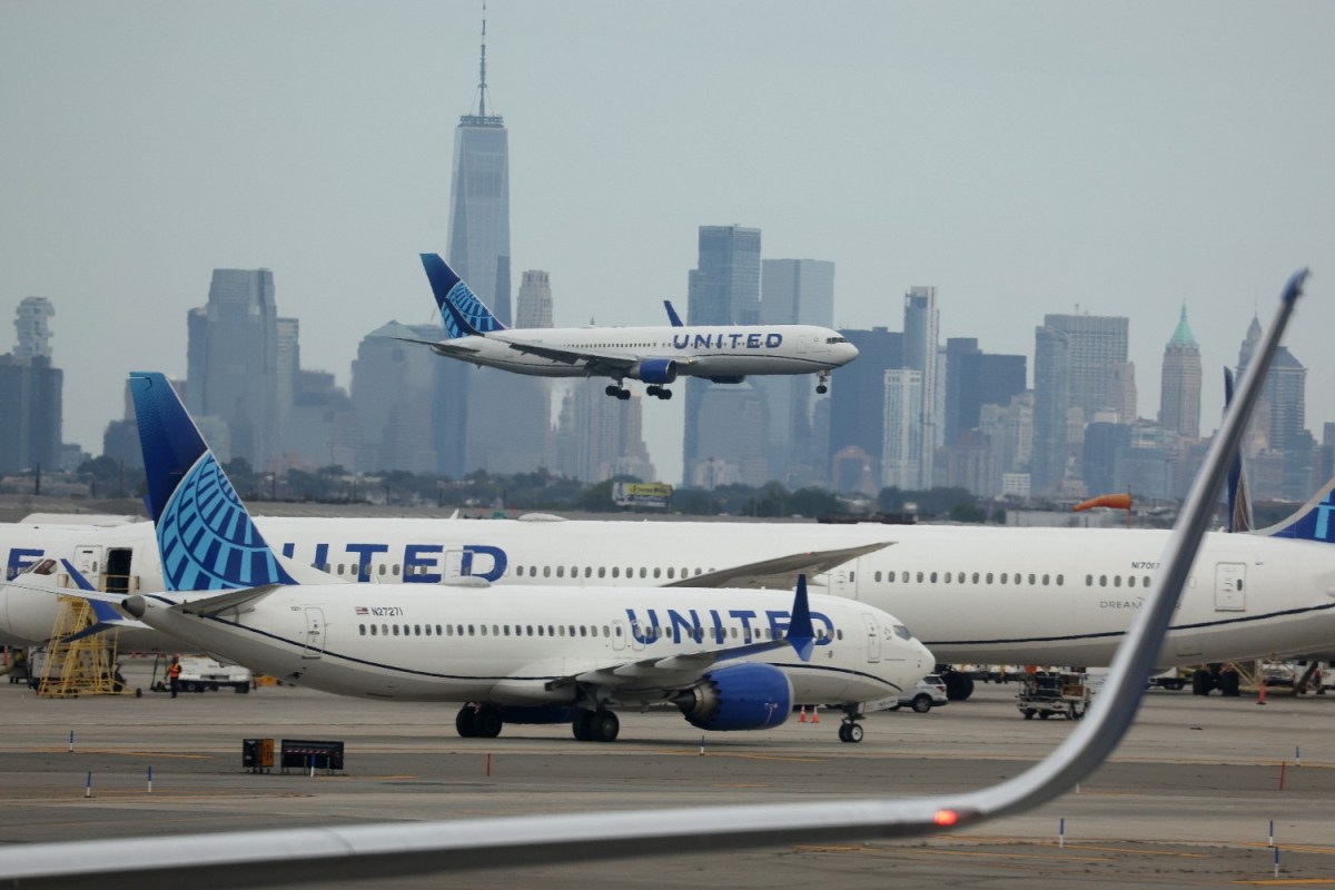 United Airlines planes