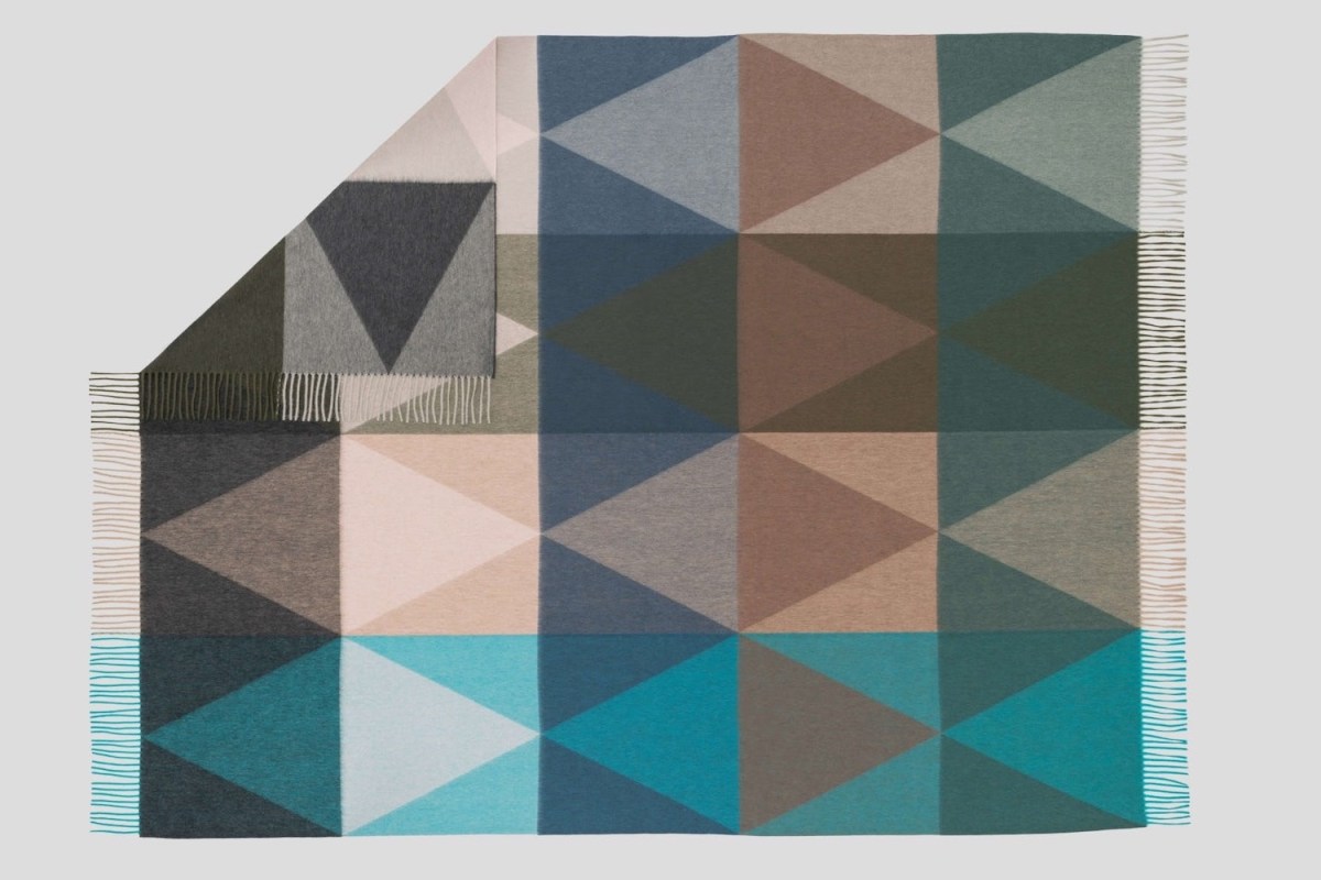 Begg x Co Arran Pyramid Cashmere Throw