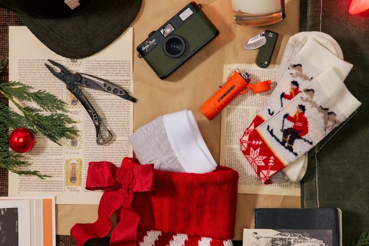 A bunch of Christmas gifts that are for sale at Huckberry, which still guarantees delivery by Christmas Eve