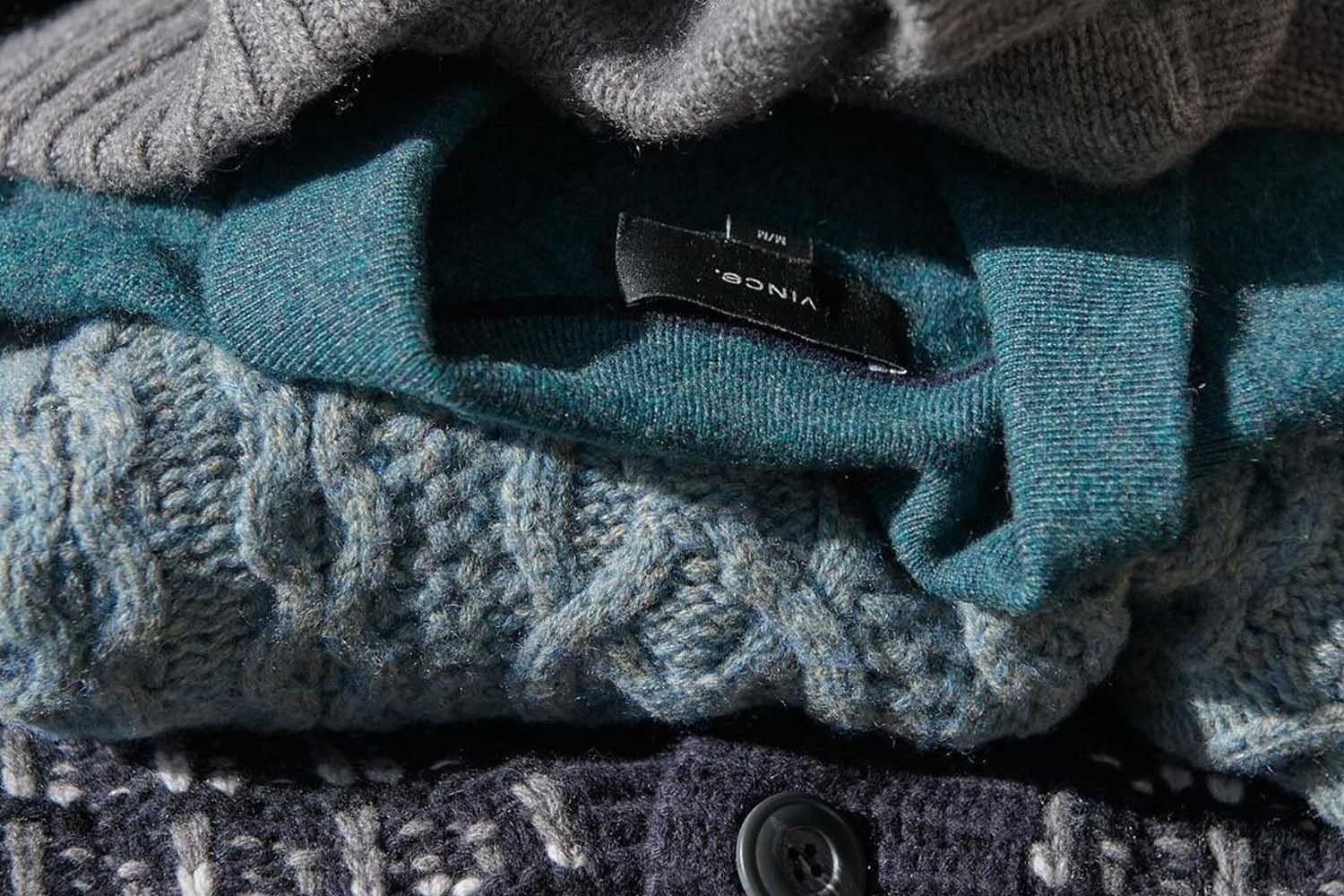 Whether you’re hunting for the perfect mock neck sweater or searching for a crowd-pleasing gift, VINCE covers all your bases with ready-to-wear and home collections in irresistible palettes.