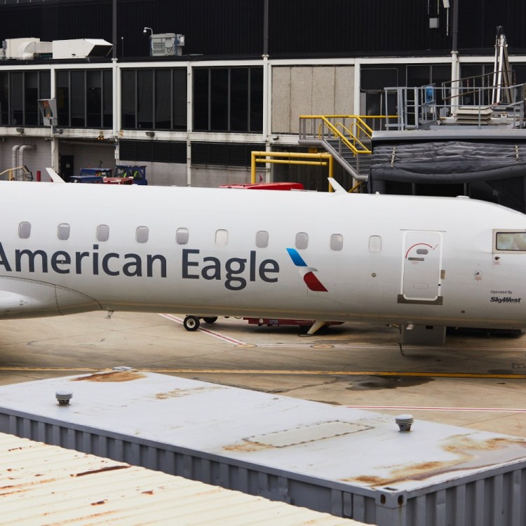 American Eagle regional jet