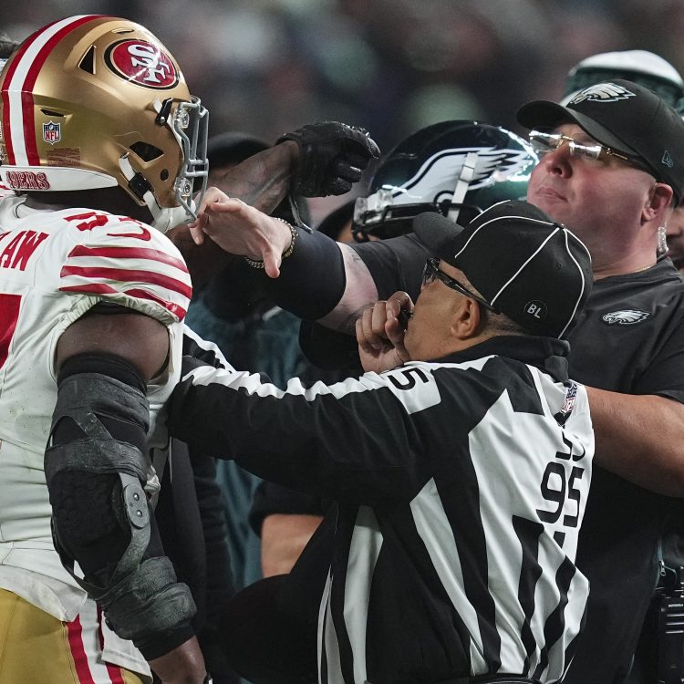 Dre Greenlaw of the 49ers gets into an altercation with Dom DiSandro of the Eagles.
