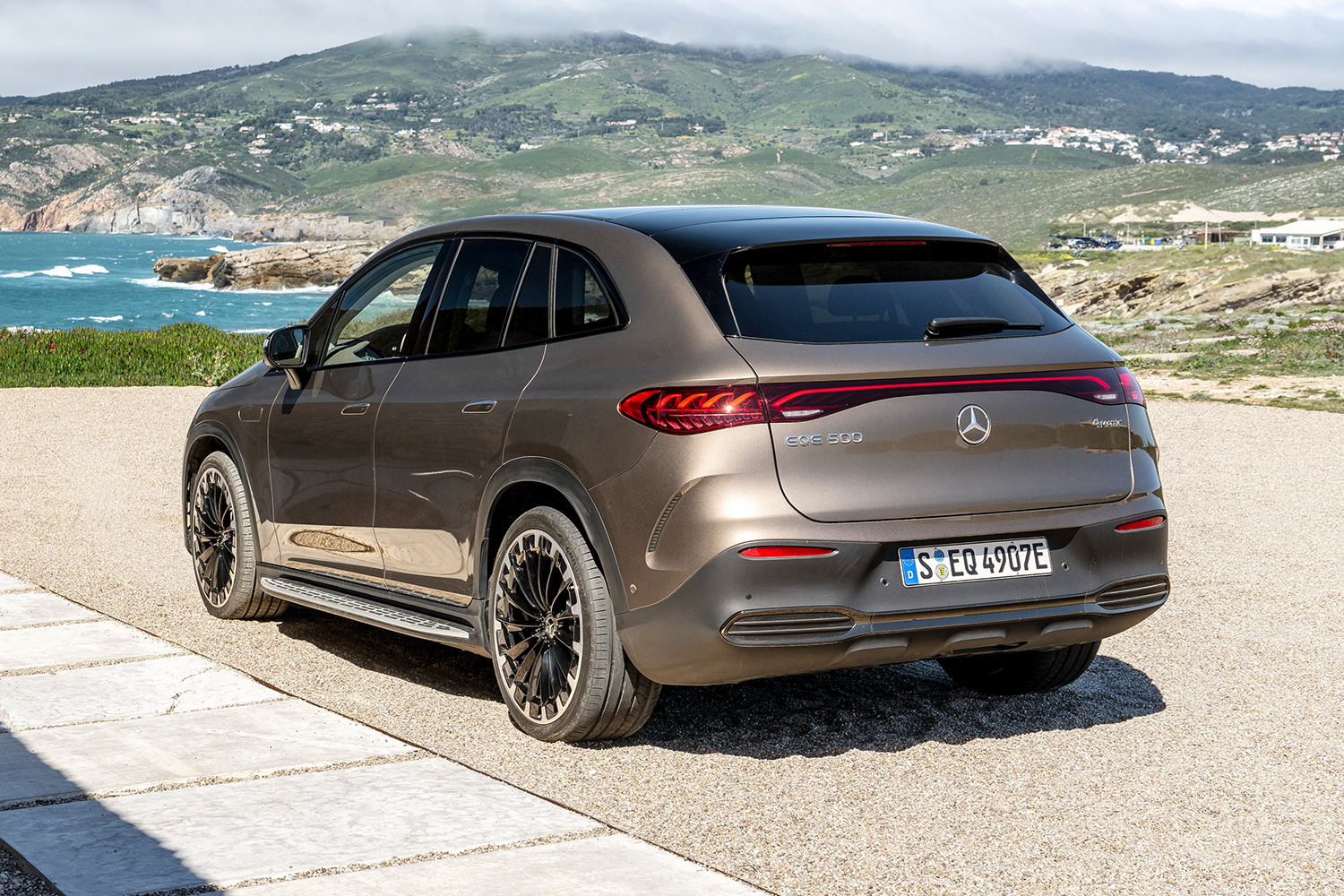 The rear of the Mercedes-Benz EQE SUV