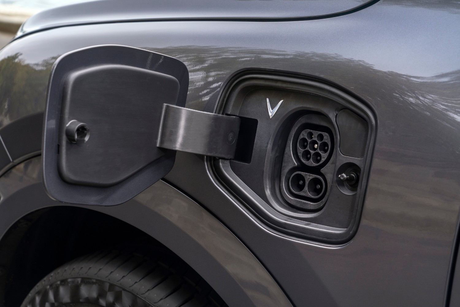 VinFast charging port