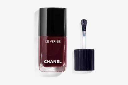 Chanel Le Vernis Longwear Nail Colour in Rouge Noir 