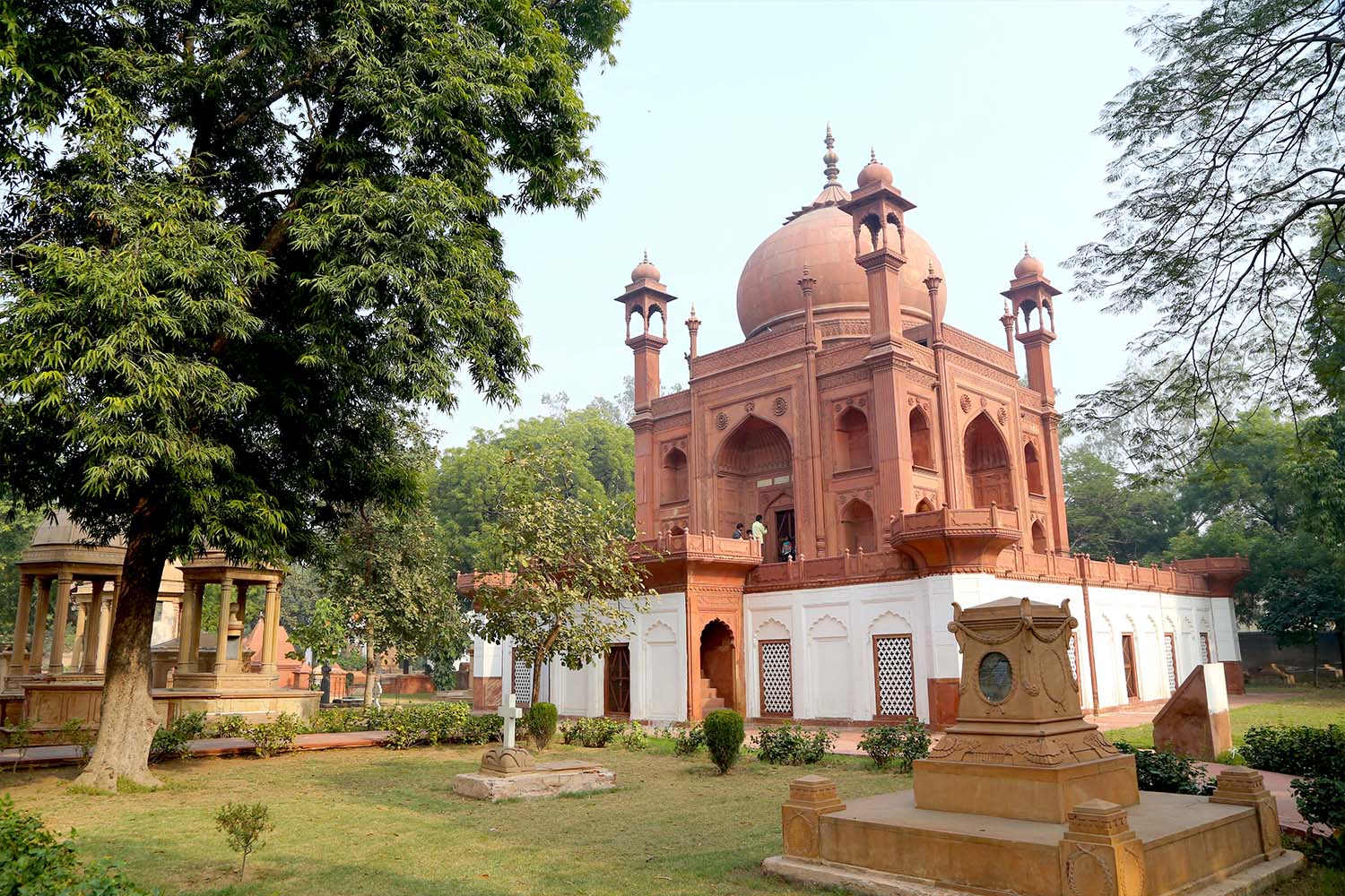 Roman Catholic Cemetary in Agra