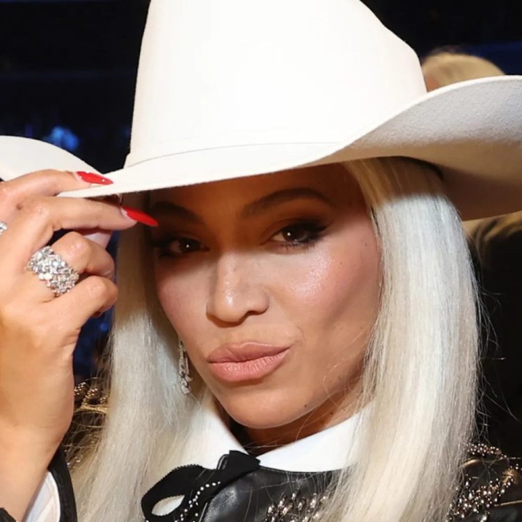 Beyonce in a cowboy hat