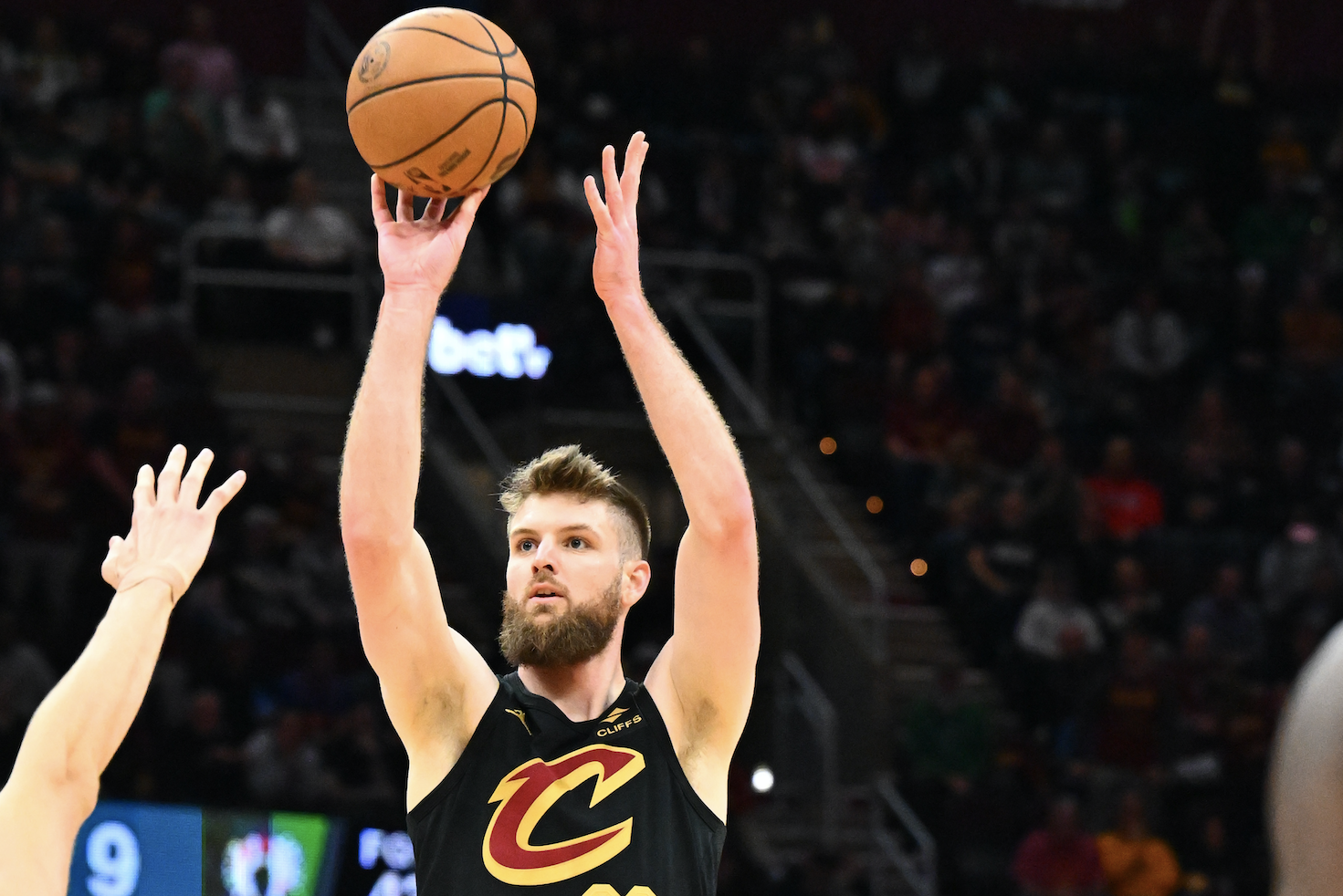 Dean Wade of the Cleveland Cavaliers