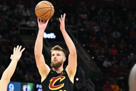 Dean Wade of the Cleveland Cavaliers