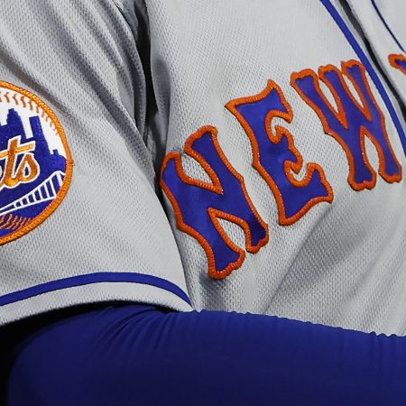 The New York Mets logo.