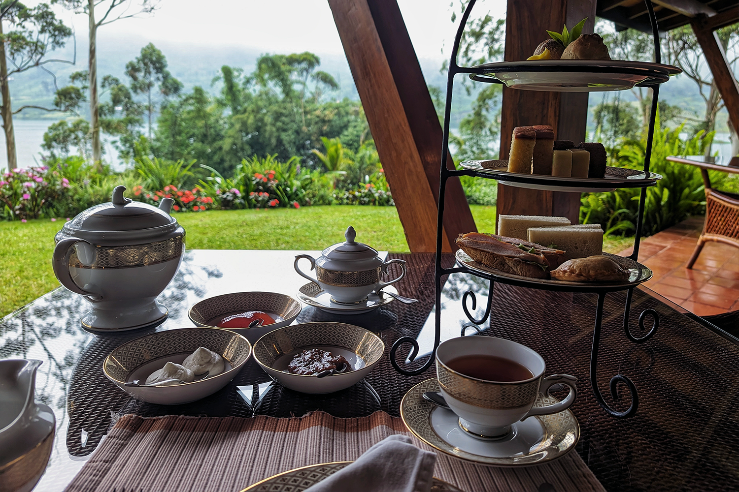 Afternoon tea at Ceylon Tea Trails