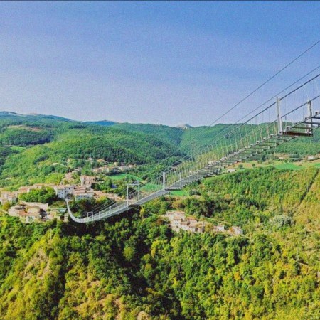 The Sellano suspension bridge