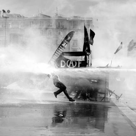 "Action! #1, Istanbul, Turkey, 2013" © Gabriele Micalizzi / Courtesy of 29 Arts in Progress Gallery