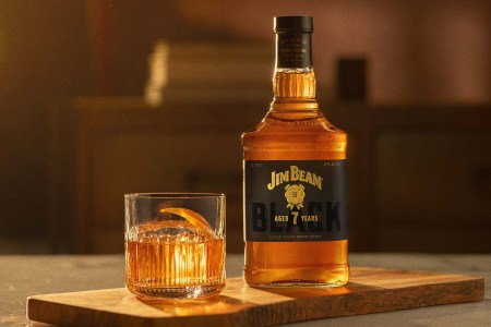 Jim Beam Black Aged 7 Years next to an Old Fashioned