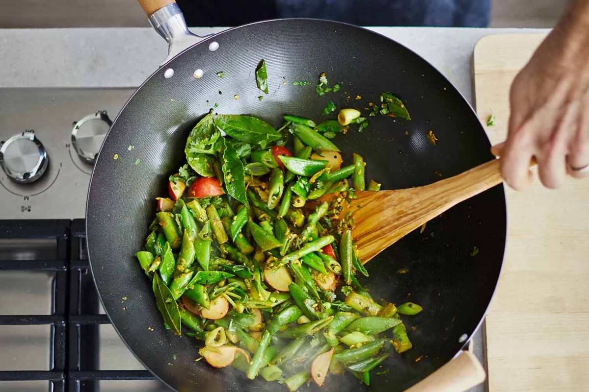 Sur La Table Professional Nonstick Wok 14"