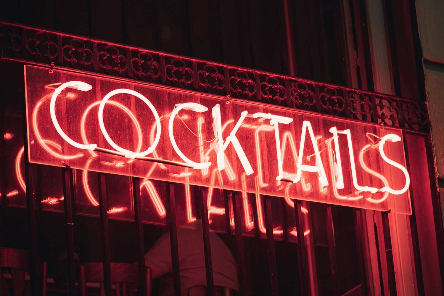 cocktails neon sign