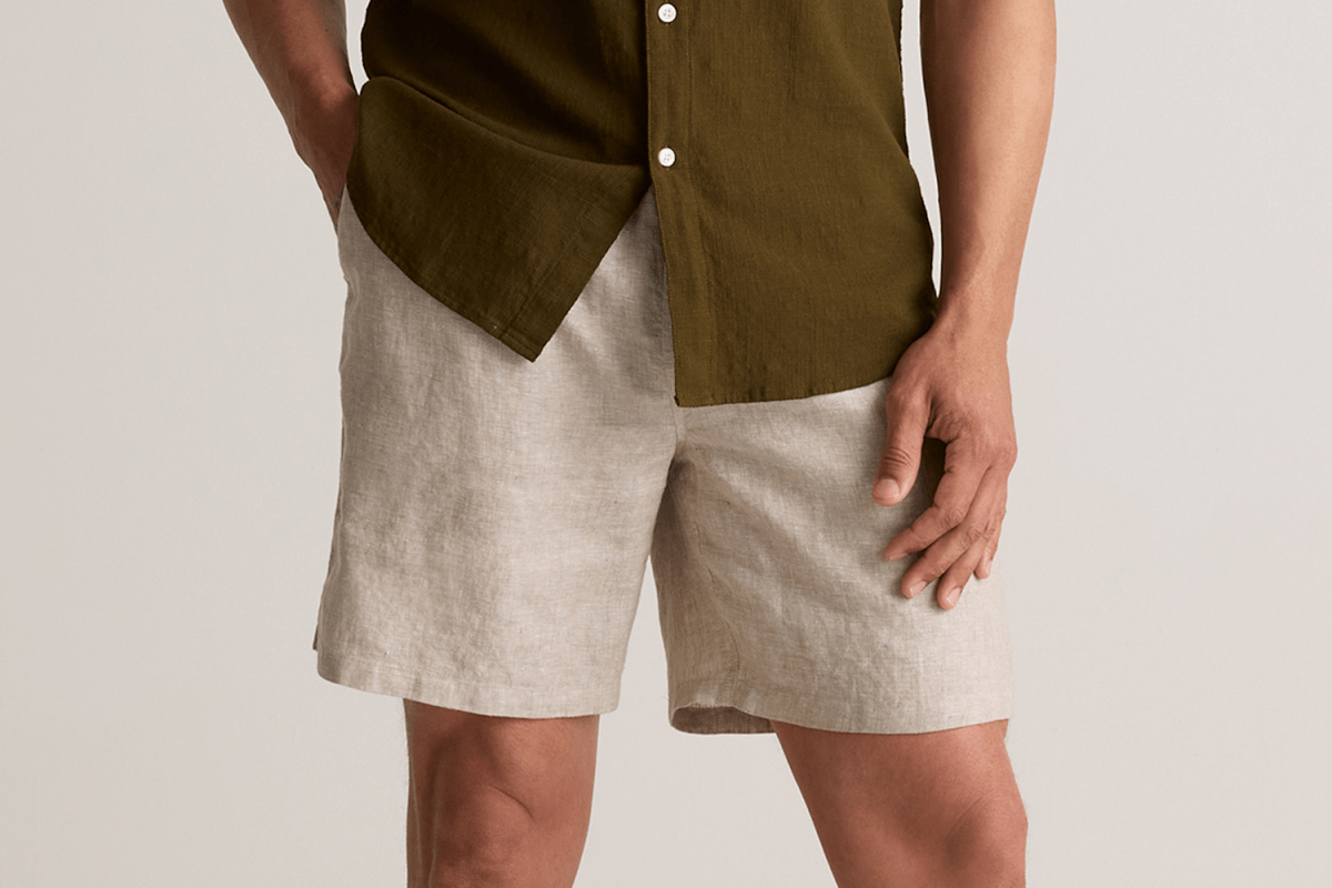 Quince 100% European Linen 7″ Drawstring Beach Shorts