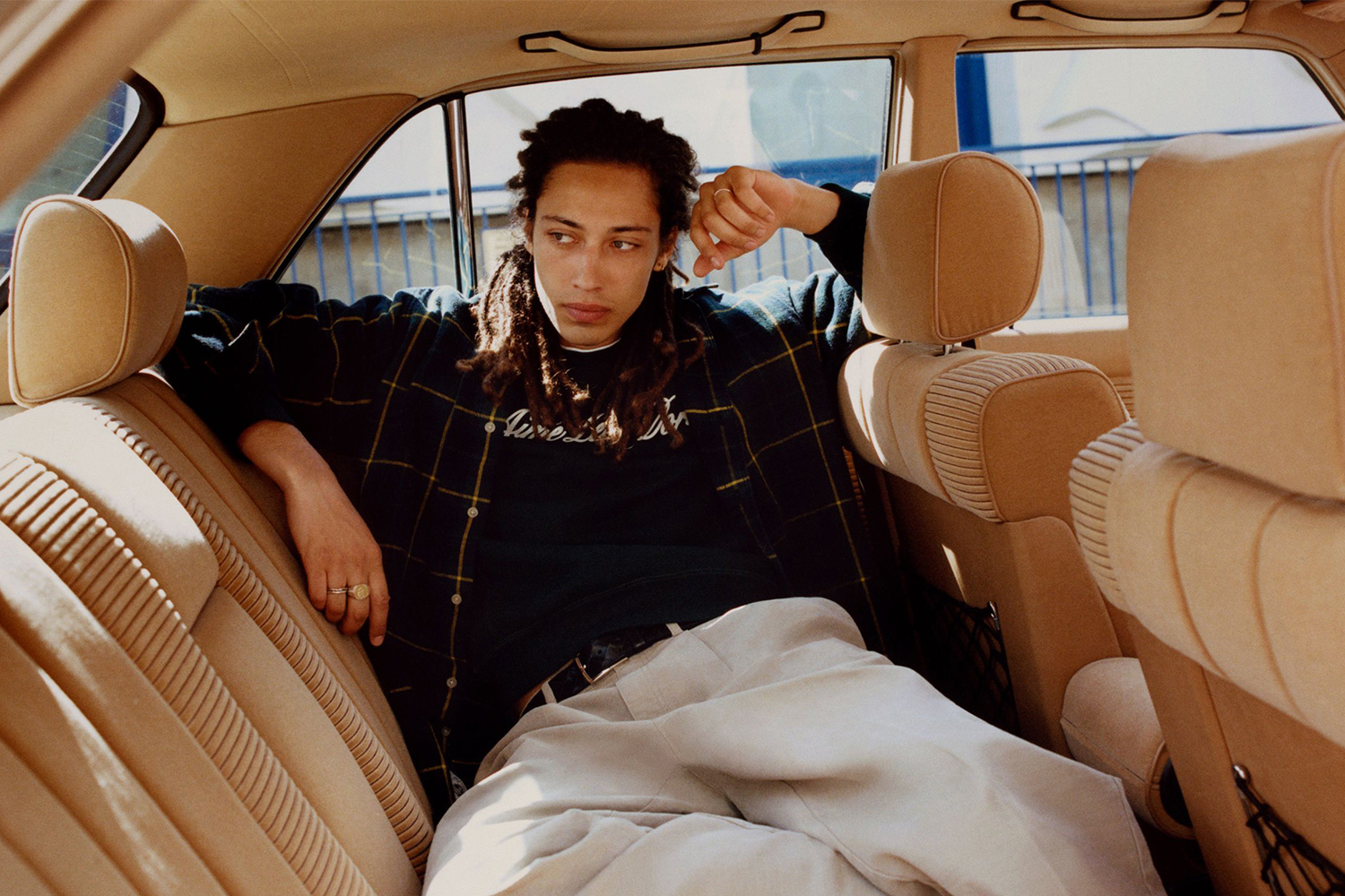 lifestyle image of person in car