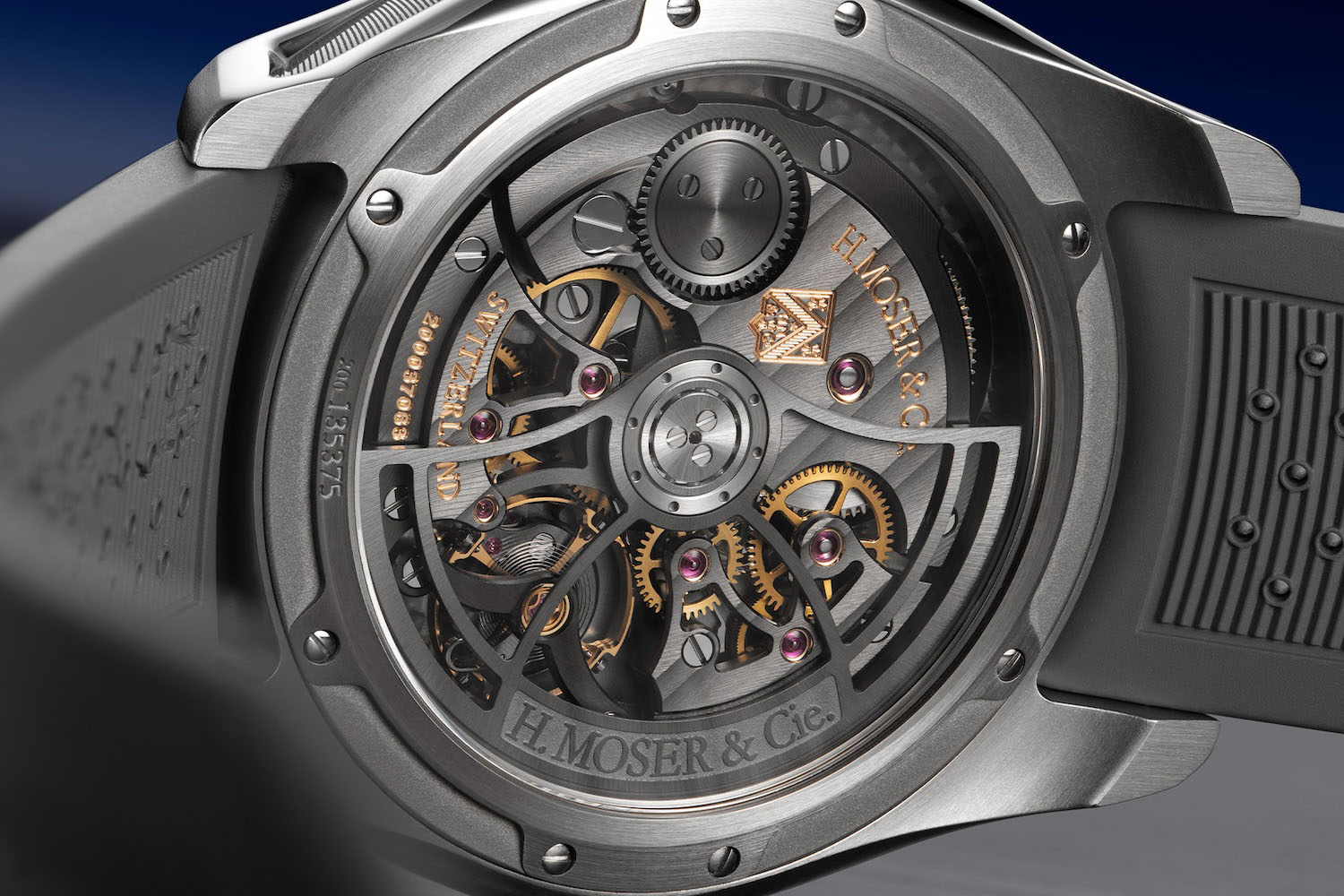 H. Moser Pioneer Flying Hours White Fumé