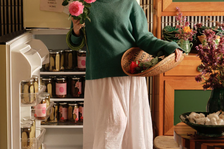 pamela anderson pickles lifestyle image