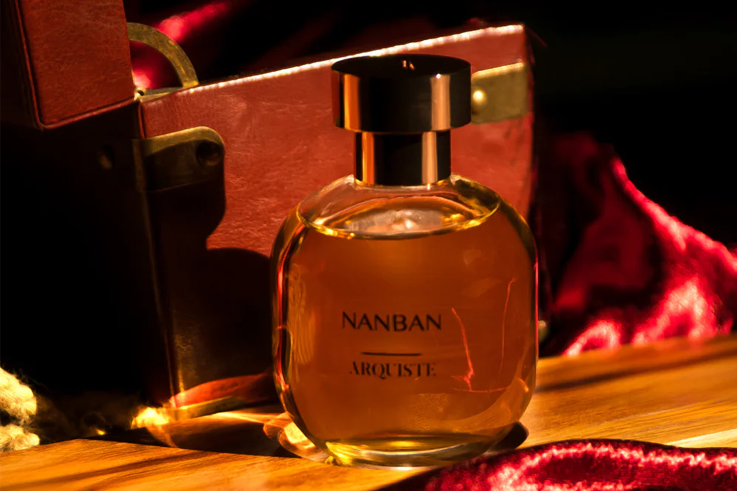 arquiste perfume lifestyle image