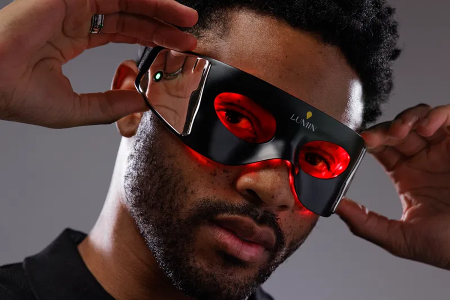 Lumin eye mask lifestyle image