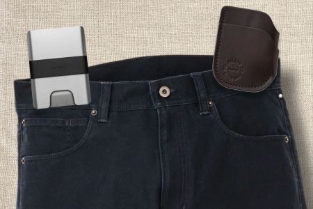 A metal or a leather card case, that is the question.