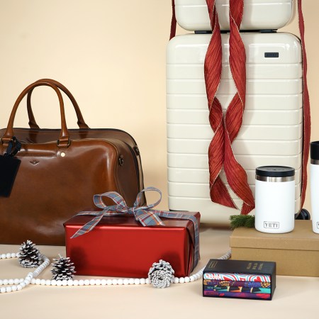The 31 Best Travel Gifts for the Jet-Setters on Your List This Year