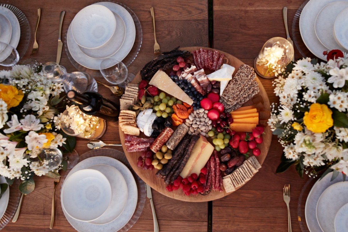 A French Dinner Party Style Gains Ground in the US