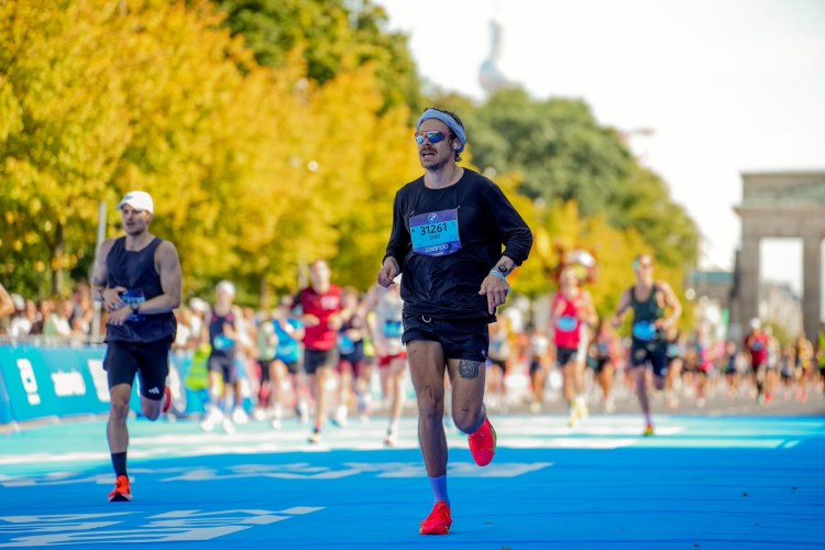 Harry Styles running the Berlin Marathon.