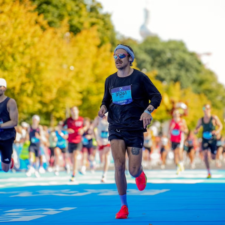 Harry Styles running the Berlin Marathon.