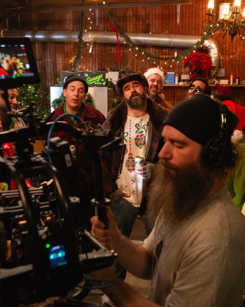 Jason Kelce and friends recording the "O Beer" video