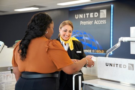 United Airlines Premier ticket counter